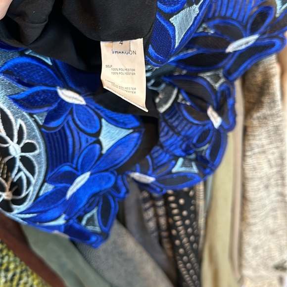 Thakoon blue/white/black embroidered print peplum style blouse size 4 - Picture 4 of 5